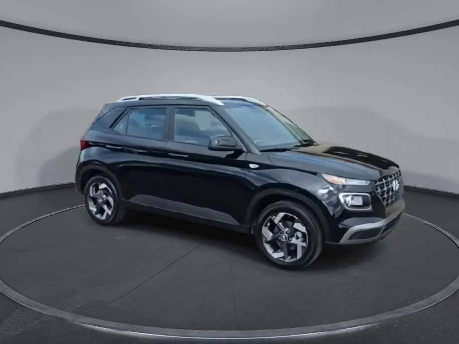 2026 Hyundai VENUE SEL — photo 1 of 12