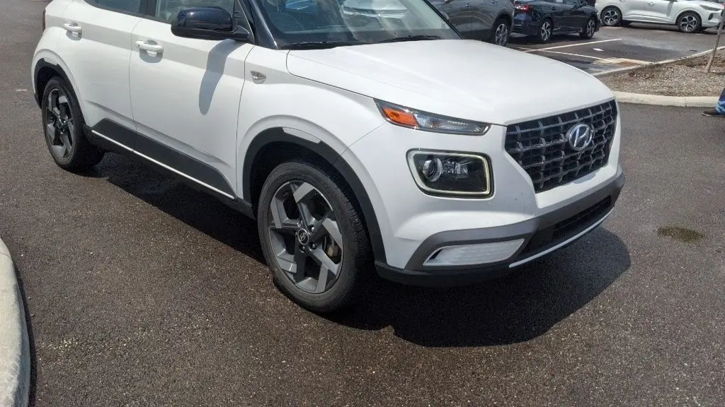 2023 Hyundai VENUE Limited