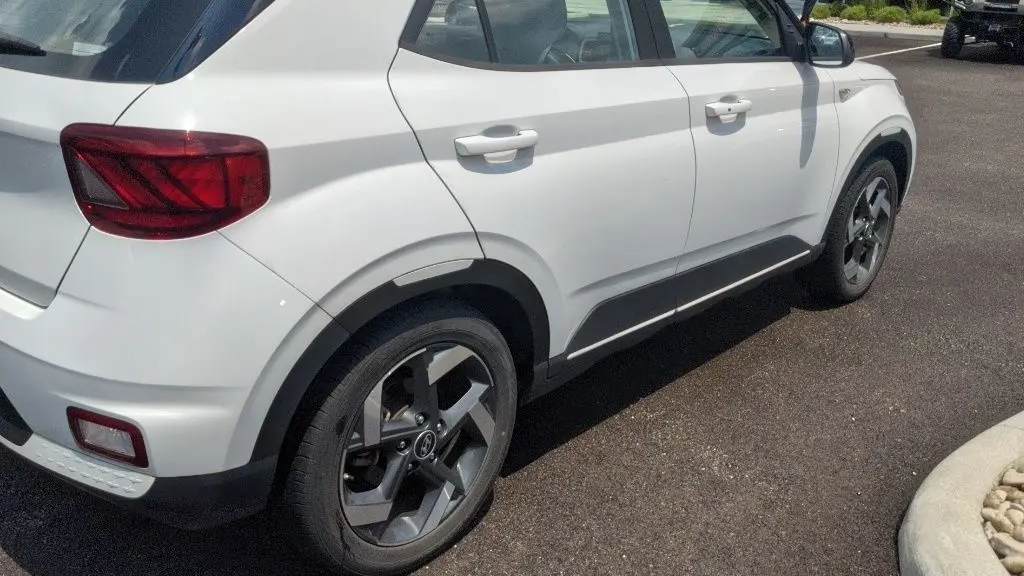 2023 Hyundai VENUE Limited