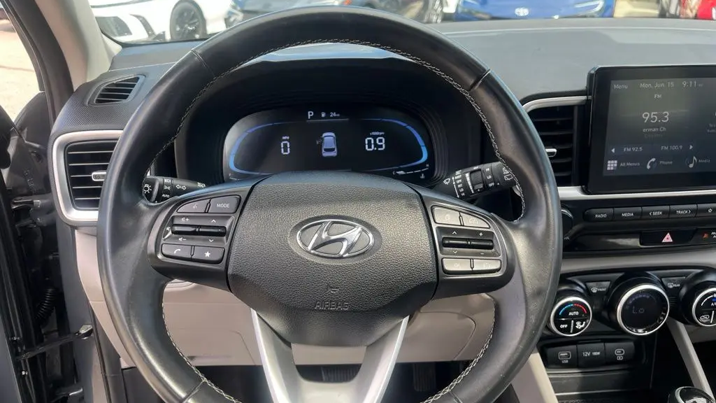 2024 Hyundai VENUE SEL
