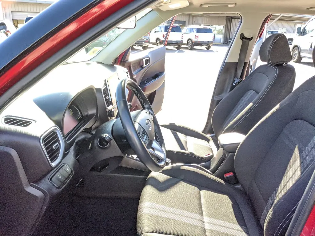 2025 Hyundai Venue - $18,999