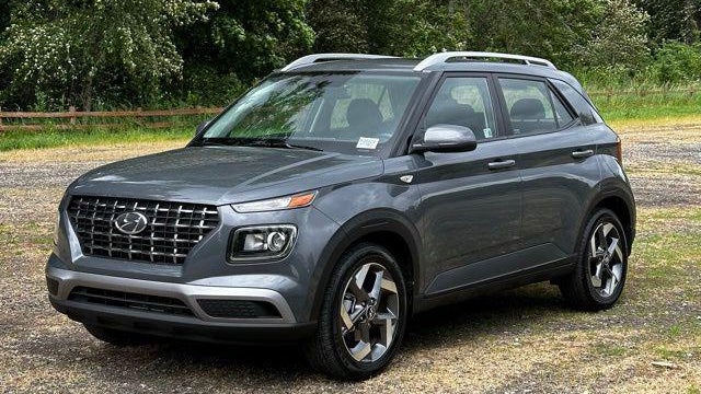 2025 Hyundai VENUE SEL
