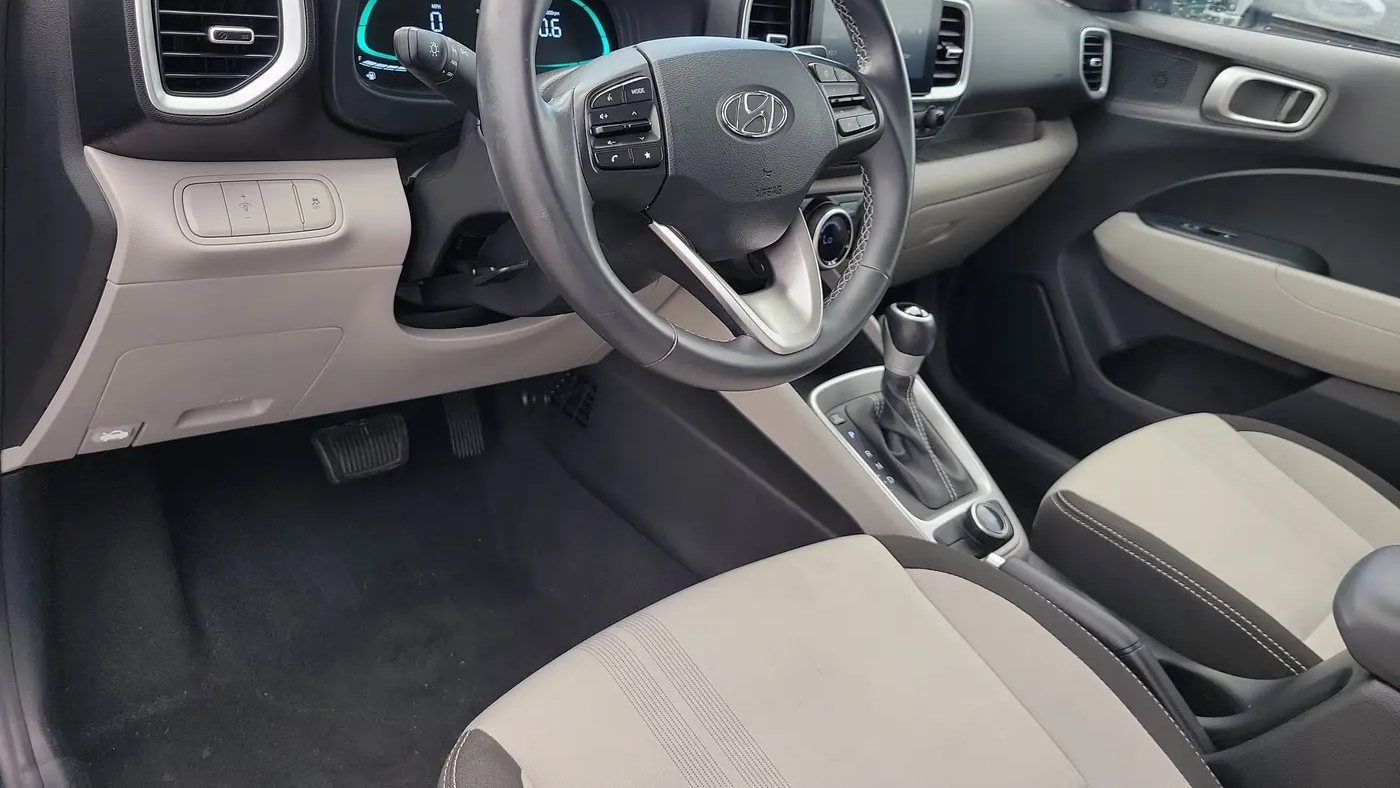 2025 Hyundai VENUE SEL