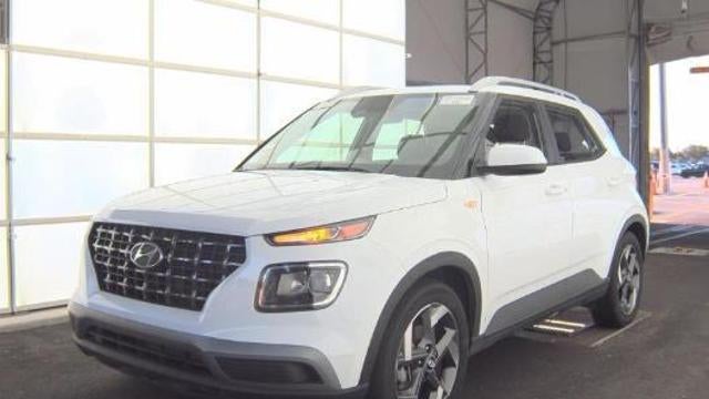 2025 Hyundai VENUE SEL