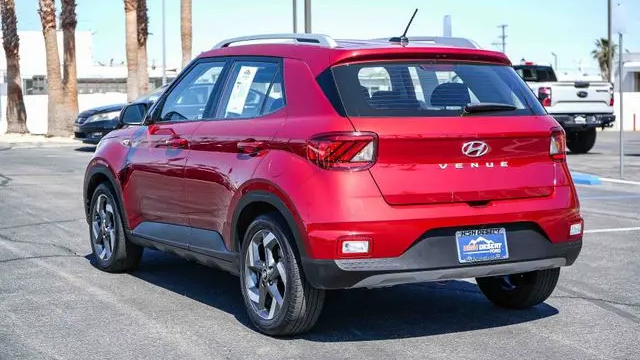 2025 Hyundai VENUE SEL