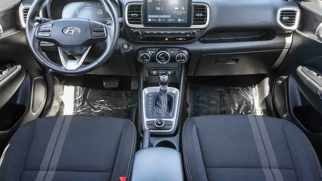 2025 Hyundai VENUE SEL