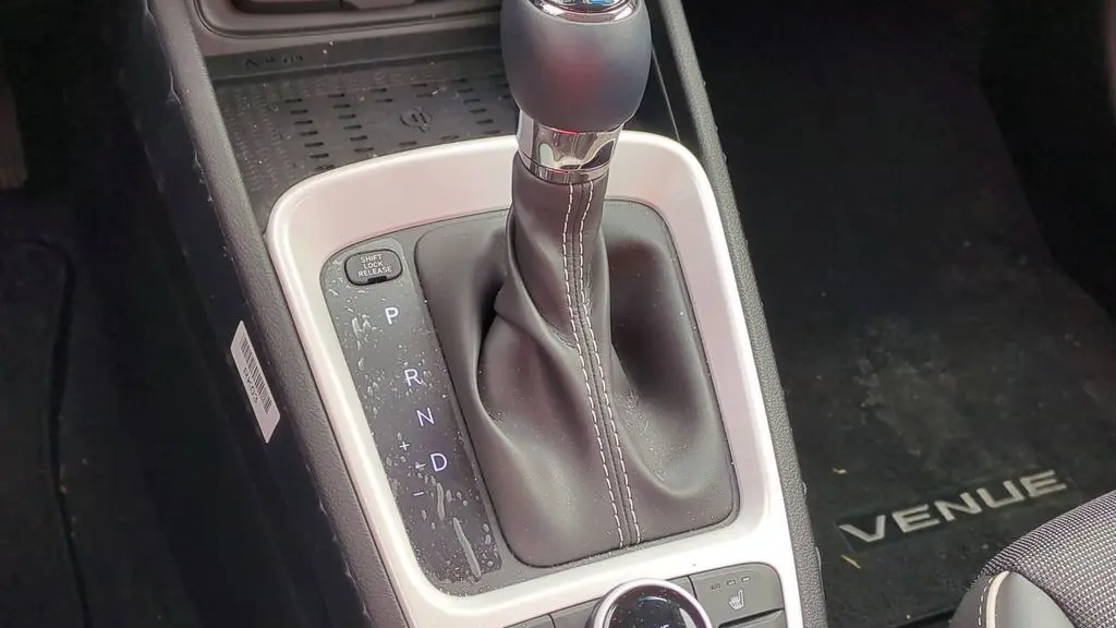 2025 Hyundai VENUE Limited