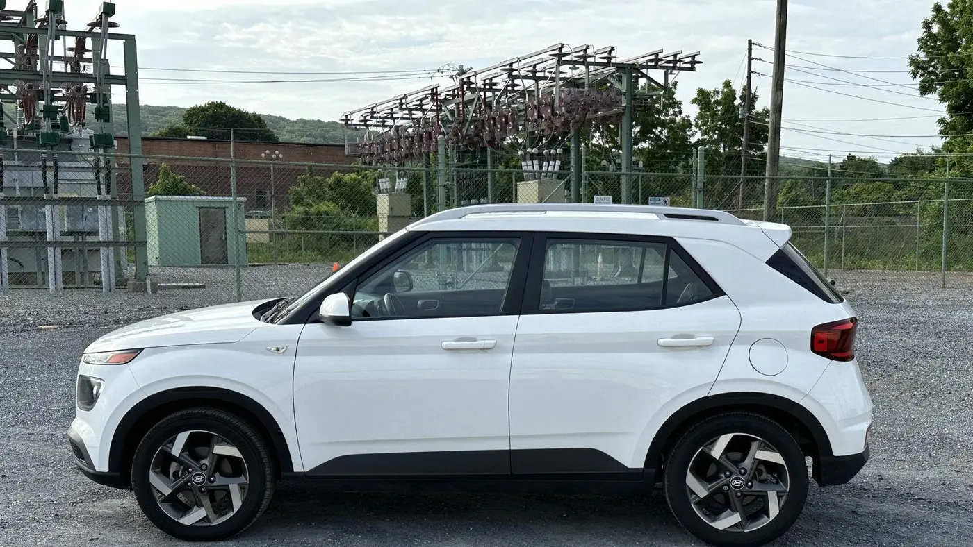 2023 Hyundai VENUE SEL