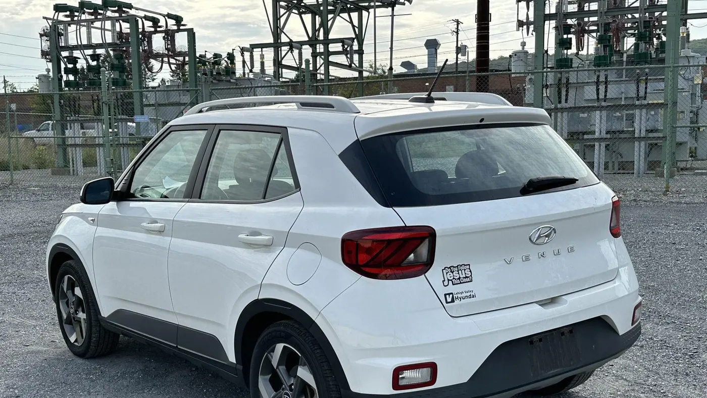 2023 Hyundai VENUE SEL