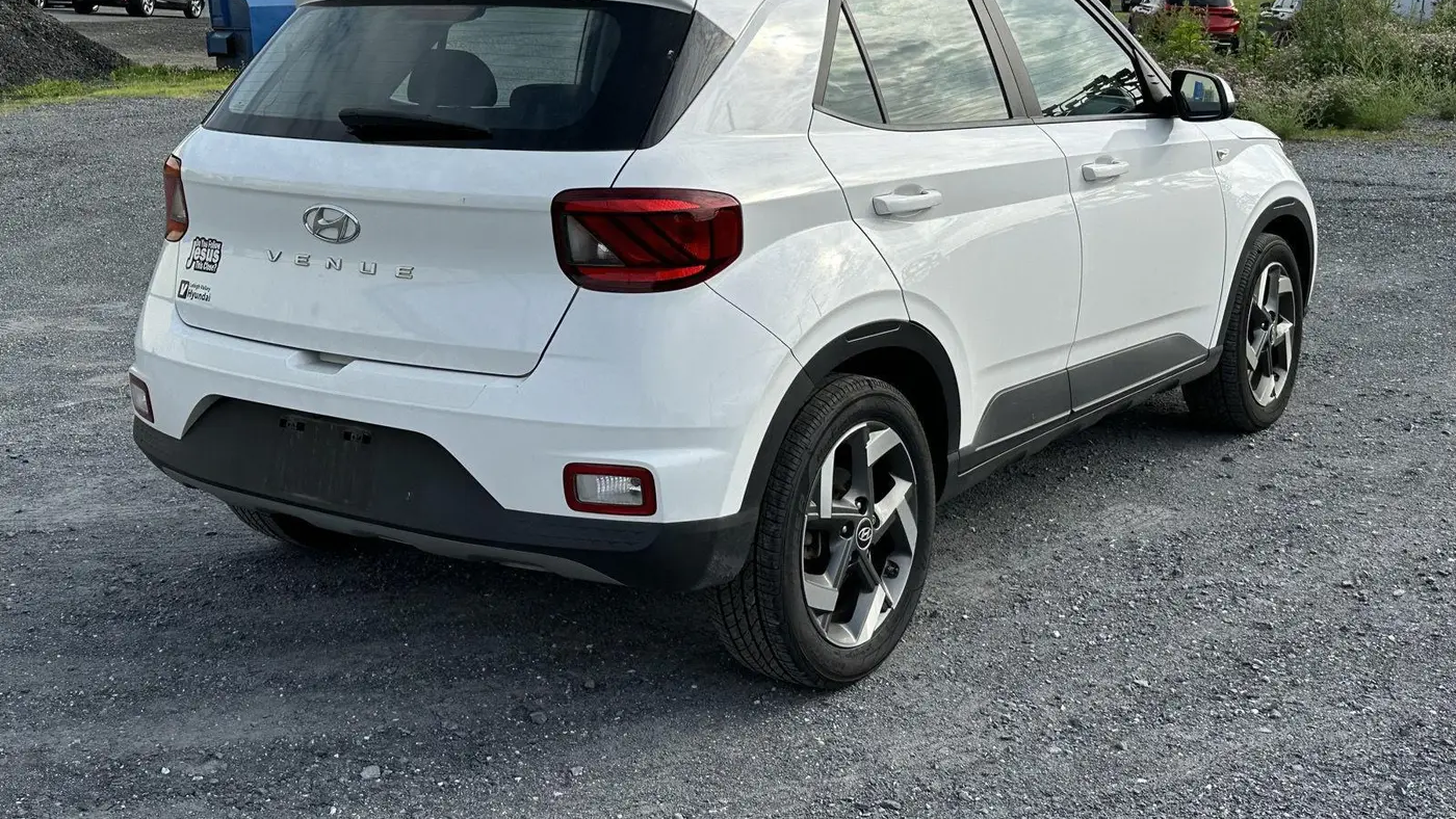 2023 Hyundai VENUE SEL