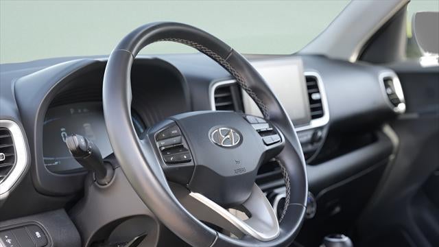 2023 Hyundai VENUE SEL