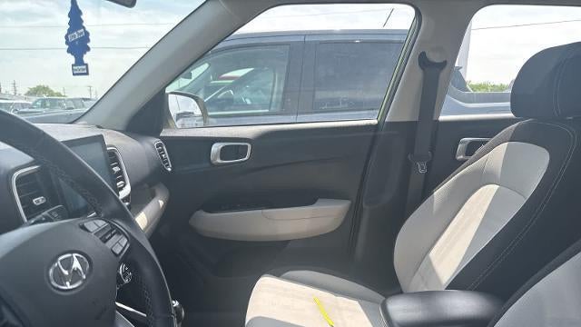 2023 Hyundai VENUE SEL