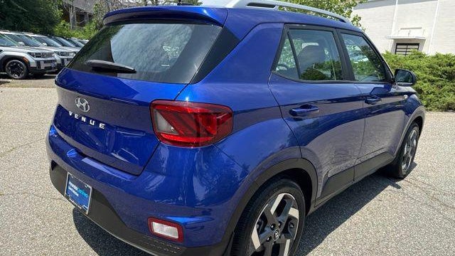 2024 Hyundai VENUE SEL