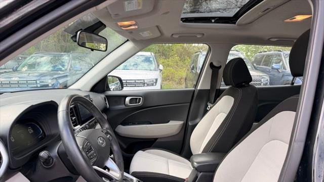 2025 Hyundai VENUE SEL