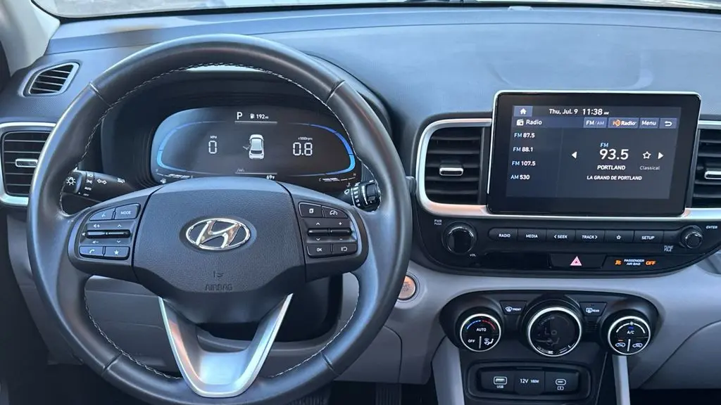 2025 Hyundai VENUE SEL