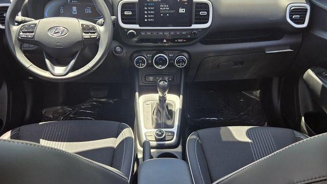 2025 Hyundai VENUE Limited
