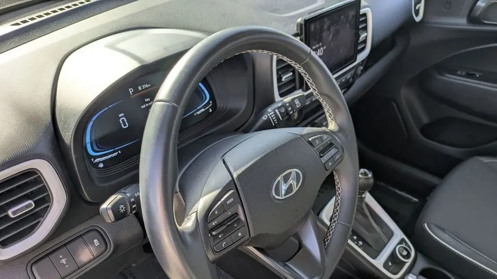 2025 Hyundai VENUE Limited
