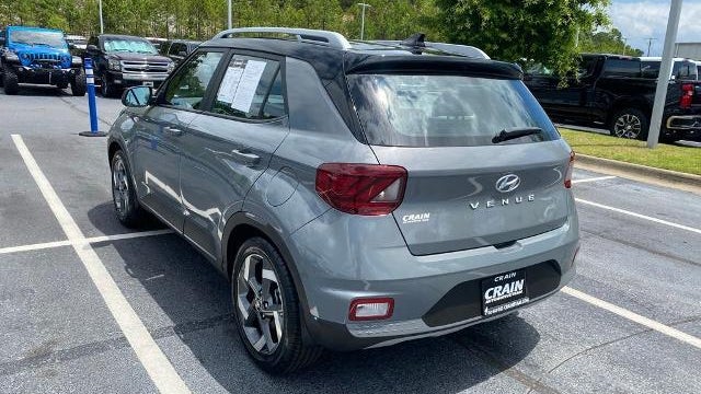 2022 Hyundai VENUE SEL