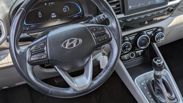 2023 Hyundai VENUE SEL
