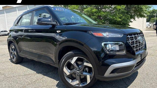 Preowned 2023 Hyundai VENUE SEL for Sale