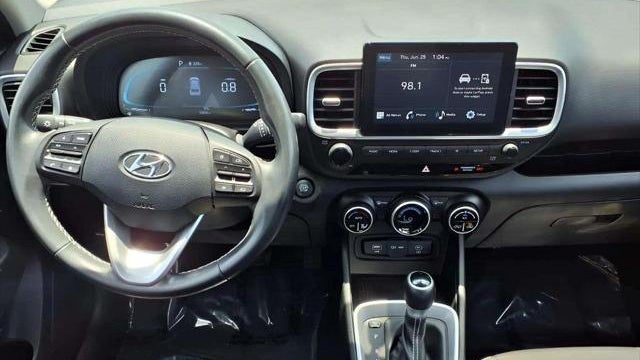 2024 Hyundai VENUE SEL