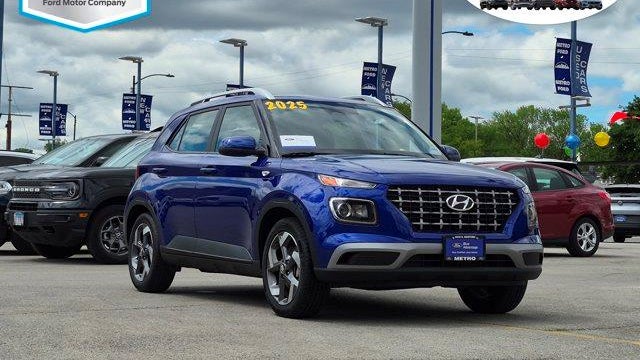 Preowned 2025 Hyundai VENUE Limited for Sale