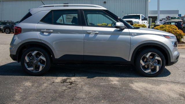 2026 Hyundai VENUE SEL