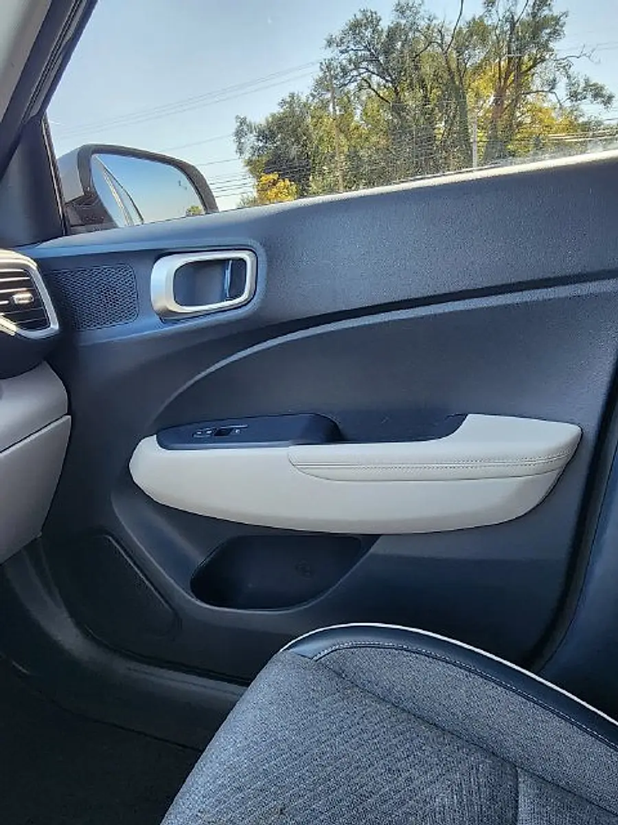 2021 Hyundai Venue - $17,076