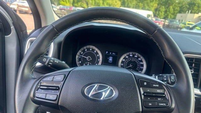 2021 Hyundai VENUE SEL