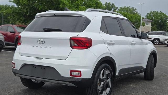 2022 Hyundai VENUE SEL
