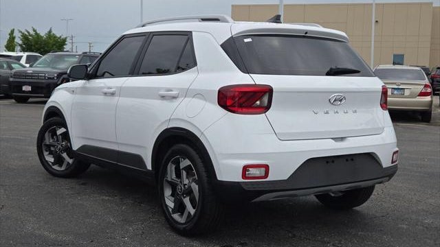 2022 Hyundai VENUE SEL