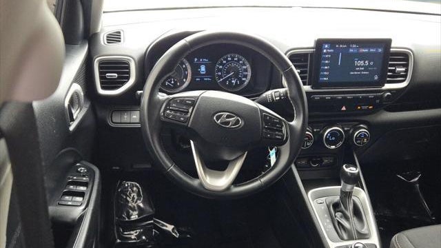2022 Hyundai VENUE SEL