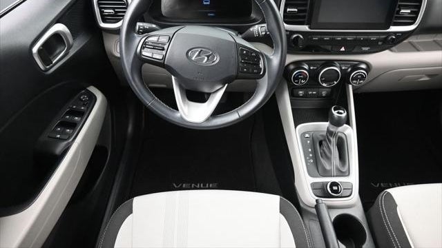 2023 Hyundai VENUE SEL