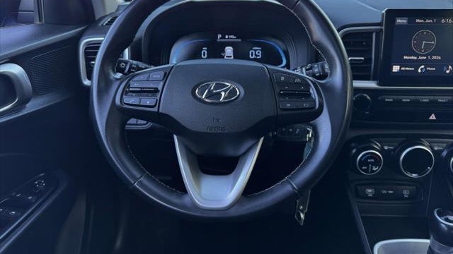 2023 Hyundai VENUE SEL