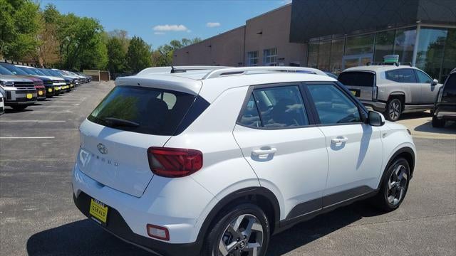 2025 Hyundai VENUE SEL