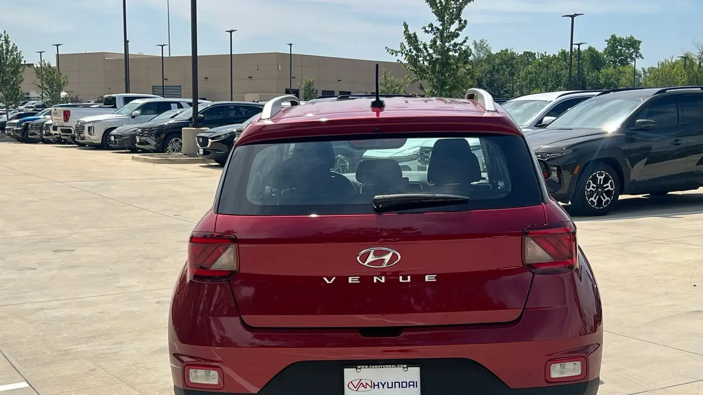 2025 Hyundai VENUE SEL