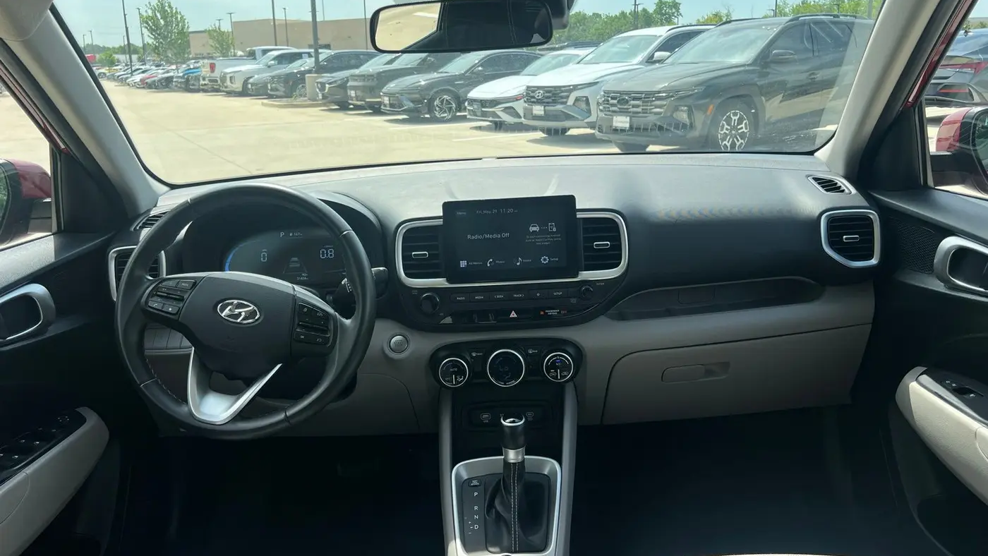 2025 Hyundai VENUE SEL