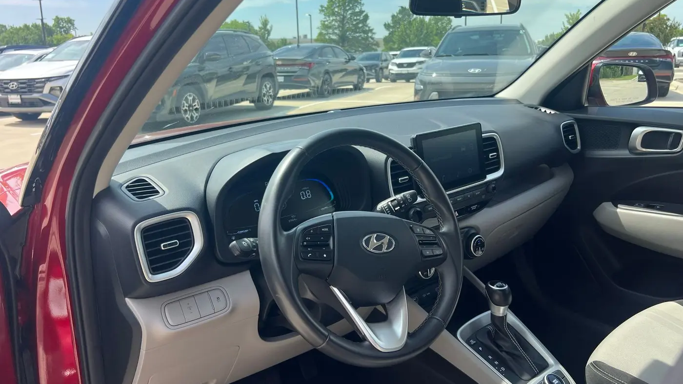2025 Hyundai VENUE SEL
