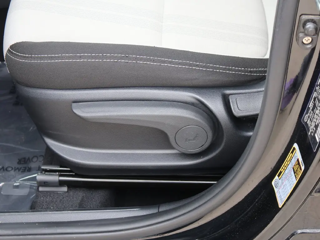 2025 Hyundai Venue - $18,893