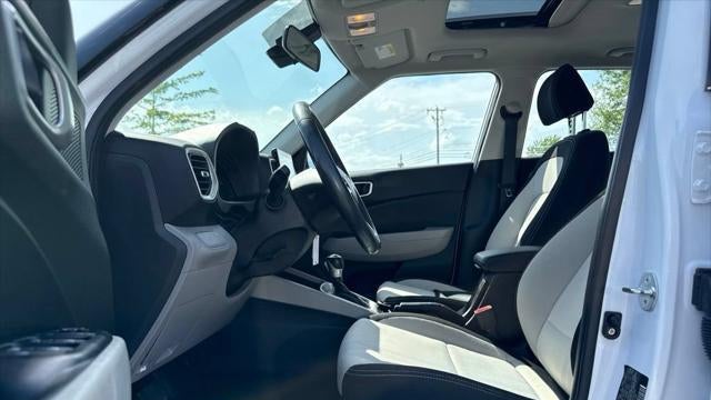 2023 Hyundai VENUE SEL