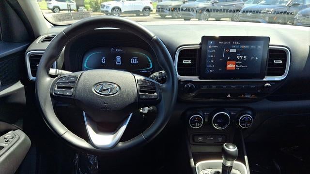 2023 Hyundai VENUE SEL