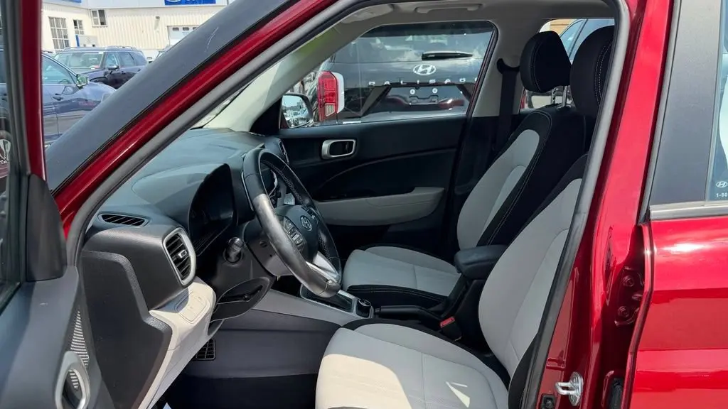 2023 Hyundai VENUE SEL
