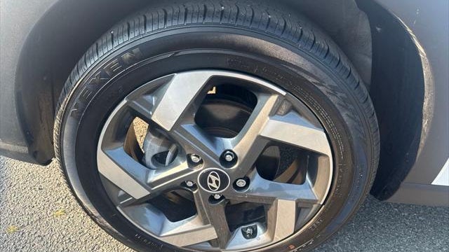 2024 Hyundai VENUE Limited