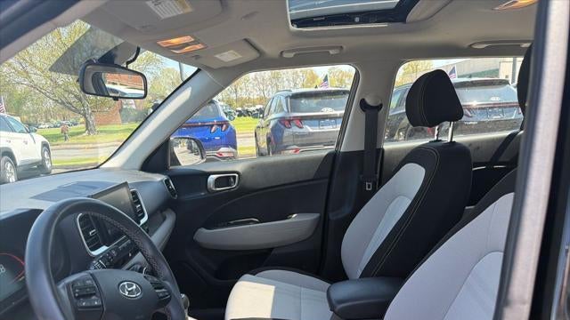 2025 Hyundai VENUE SEL