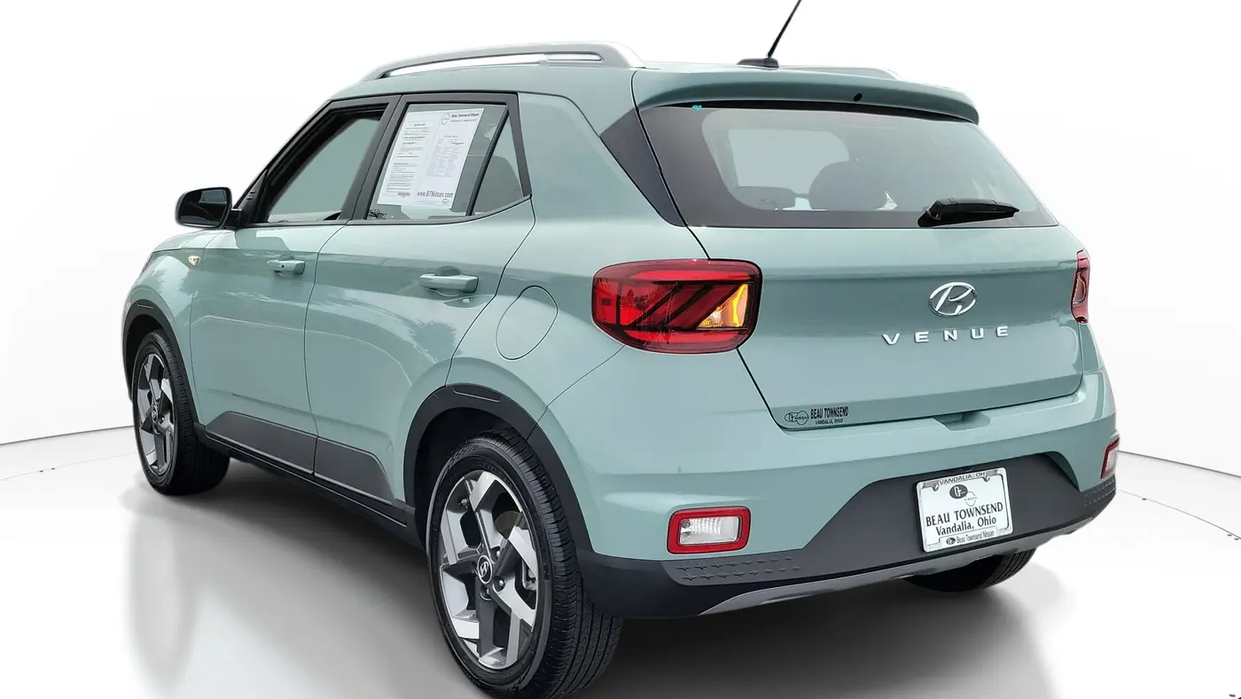 2025 Hyundai VENUE SEL