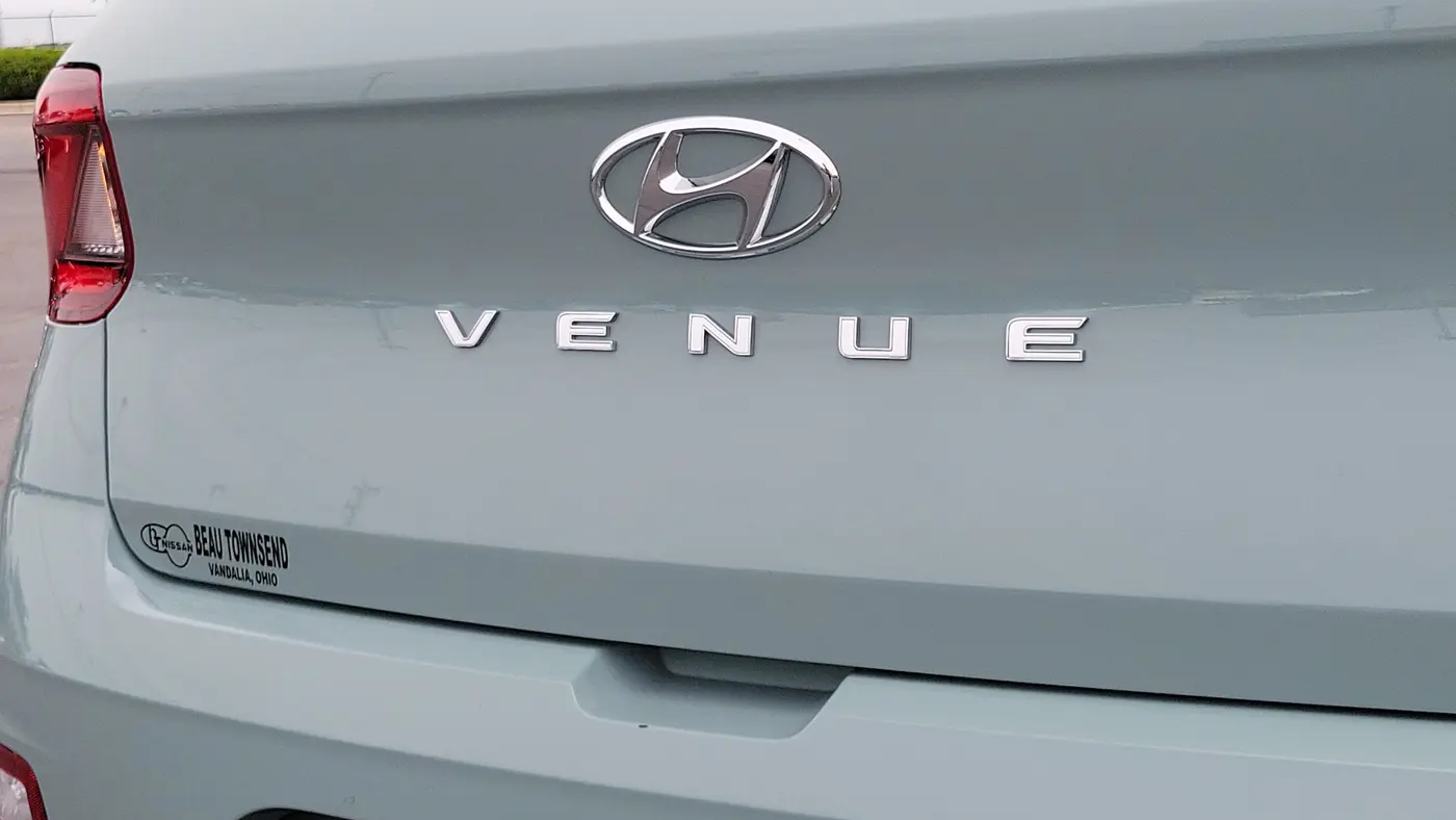 2025 Hyundai VENUE SEL