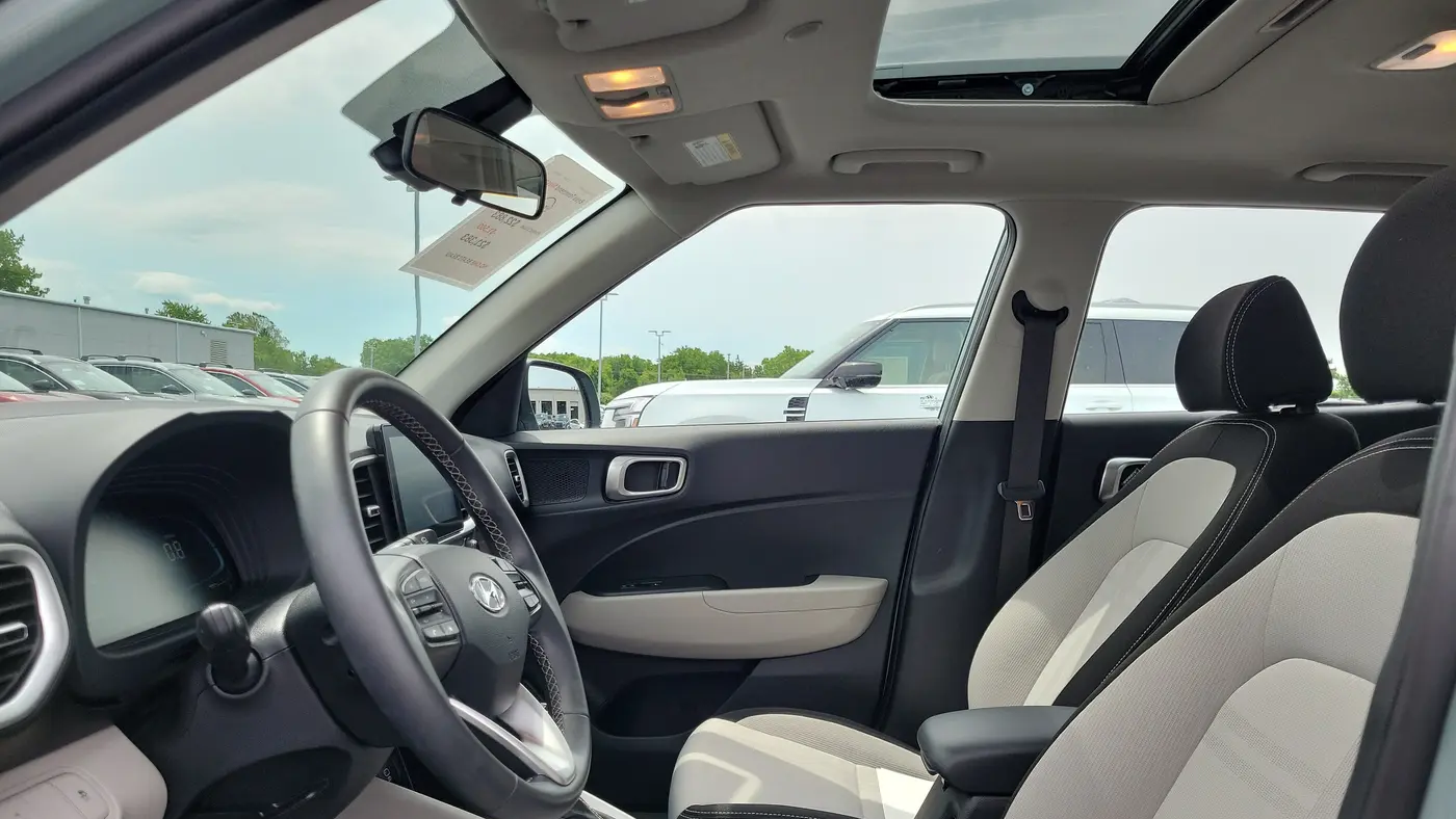 2025 Hyundai VENUE SEL