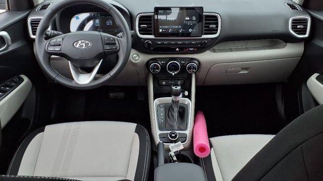 2025 Hyundai VENUE SEL
