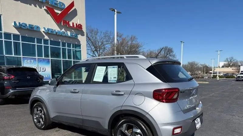 2025 Hyundai VENUE SEL