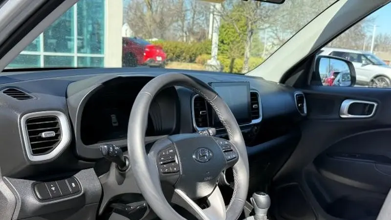 2025 Hyundai VENUE SEL